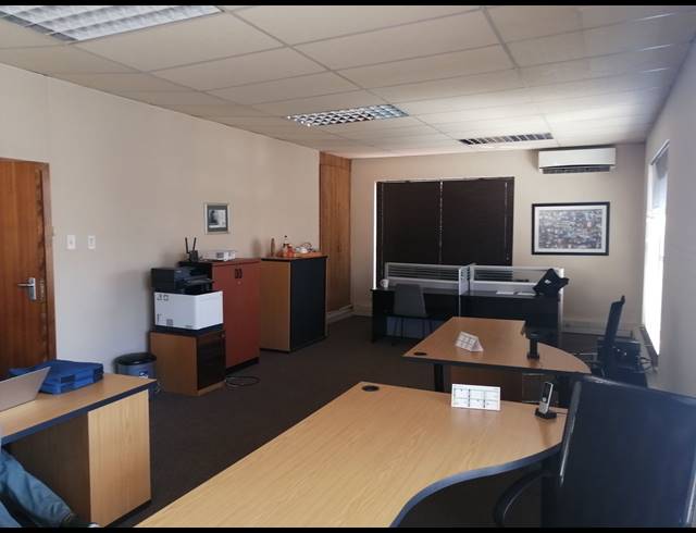 637M² OFFICE FOR SALE IN PINETOWN CENTRAL